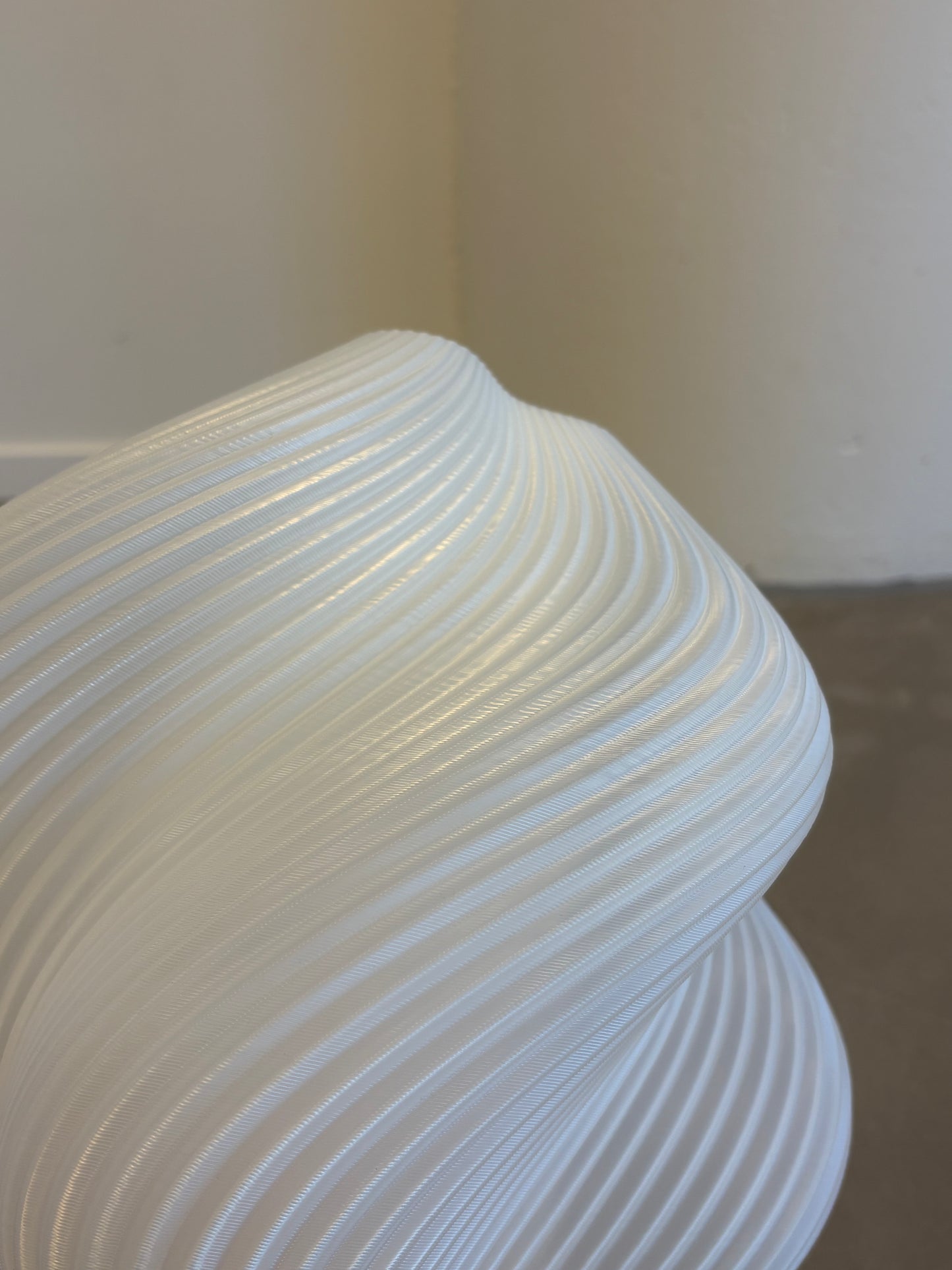 #73 Soft Serve Lamp Grande Wild strawberry - 40% off Archive